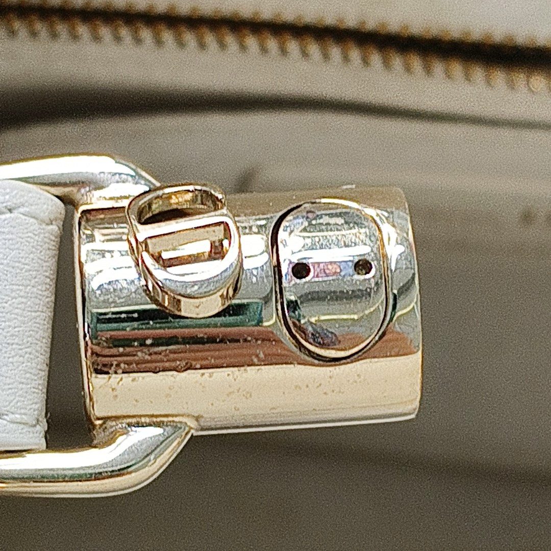 DIOR Lady Dior Small White Leather Cannage Quilted Diana Bag Single Shoulder Bag Tote Bag Crossbody Bag with Gold Hardware Removable Strap-(SKU)-957082816
