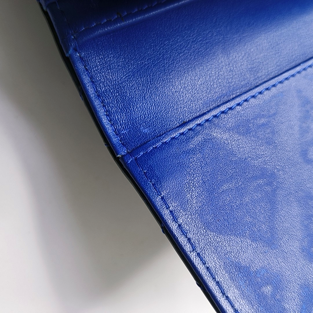 CHANEL CLASSIC FLAP Blue patent leather diamond-pattern wallet Silver and Blue Hardware 16nan-(SKU)-949495187