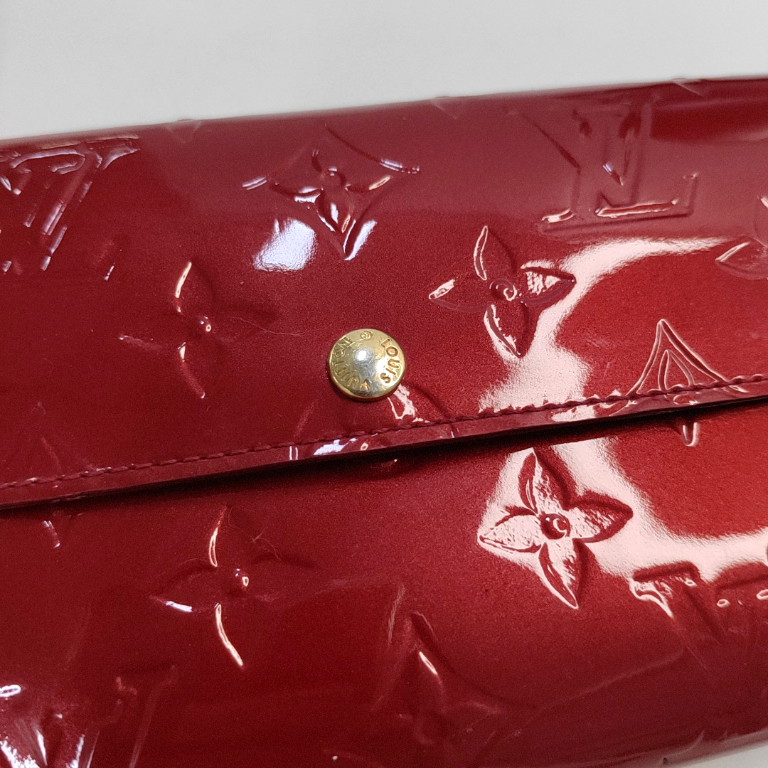 LOUIS VUITTON PORTE MONNAIE Red patent leather embossed wallet Golden hardware-(SKU)-954356366
