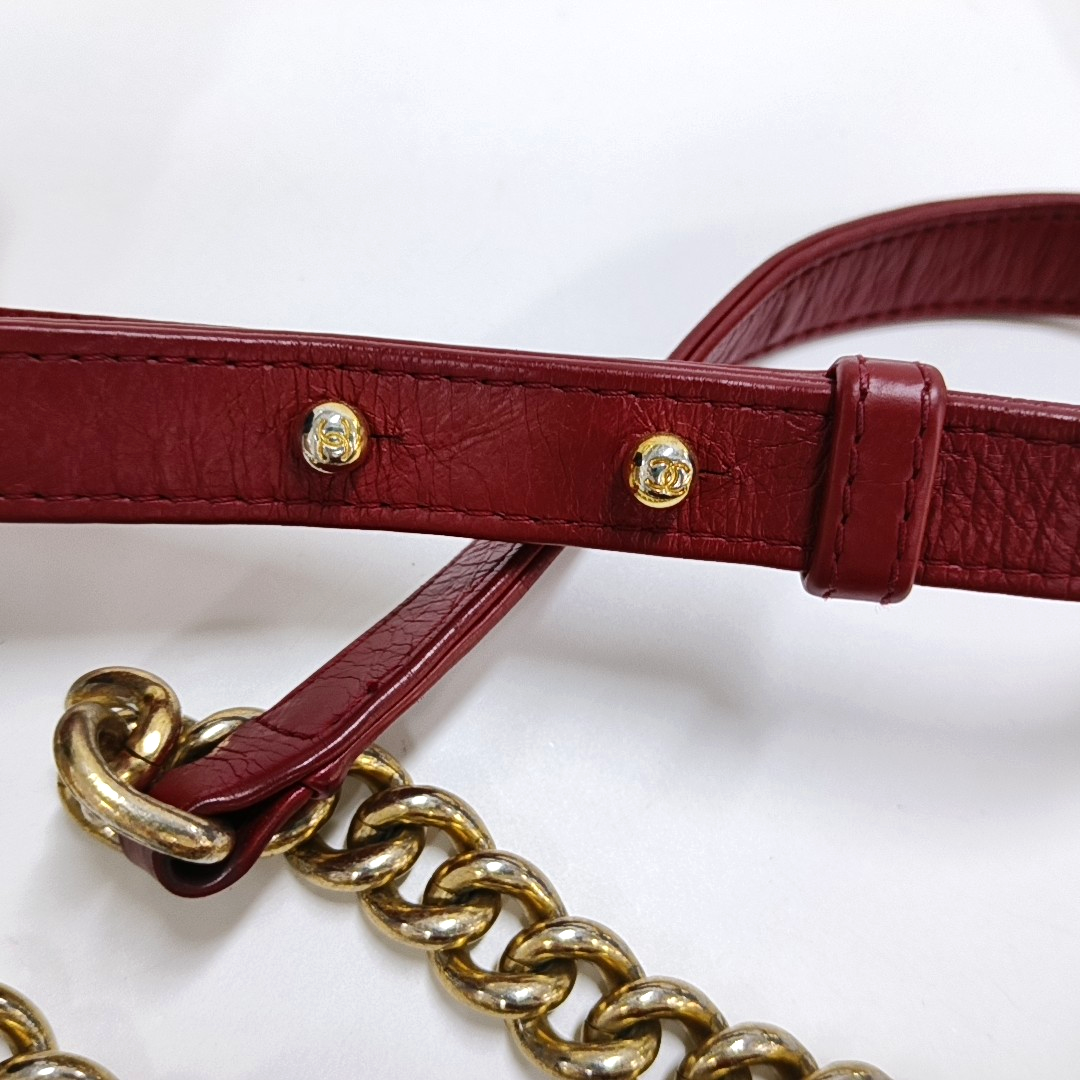 CHANEL BOY CHANEL Small Red Leather Quilted Shoulder Bag with Shoulder Strap and Handle, Gold Hardware, 23 Opening, Detachable Strap-(SKU)-955618123