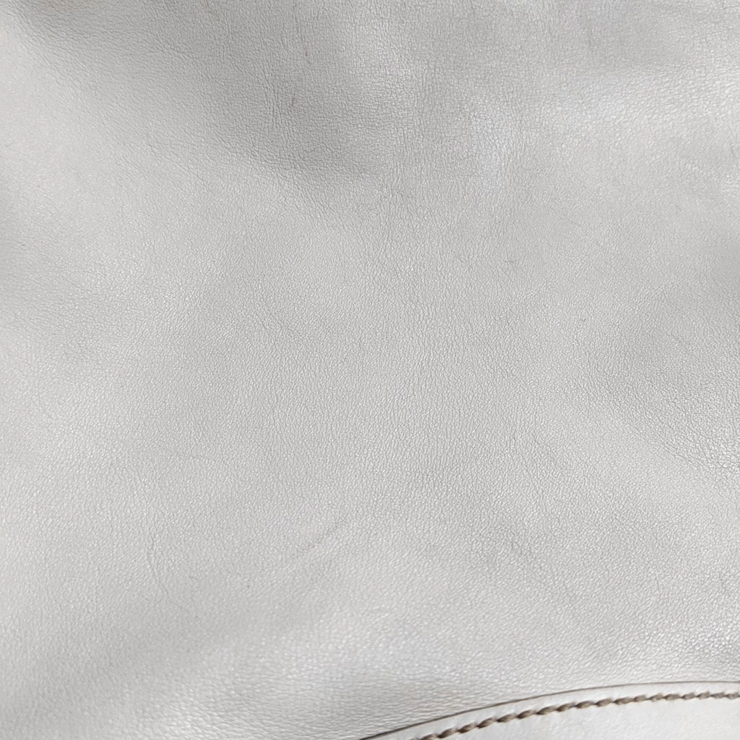 GUCCI White Cowhide Single Shoulder Bag Tote Golden hardware-(SKU)-944843713