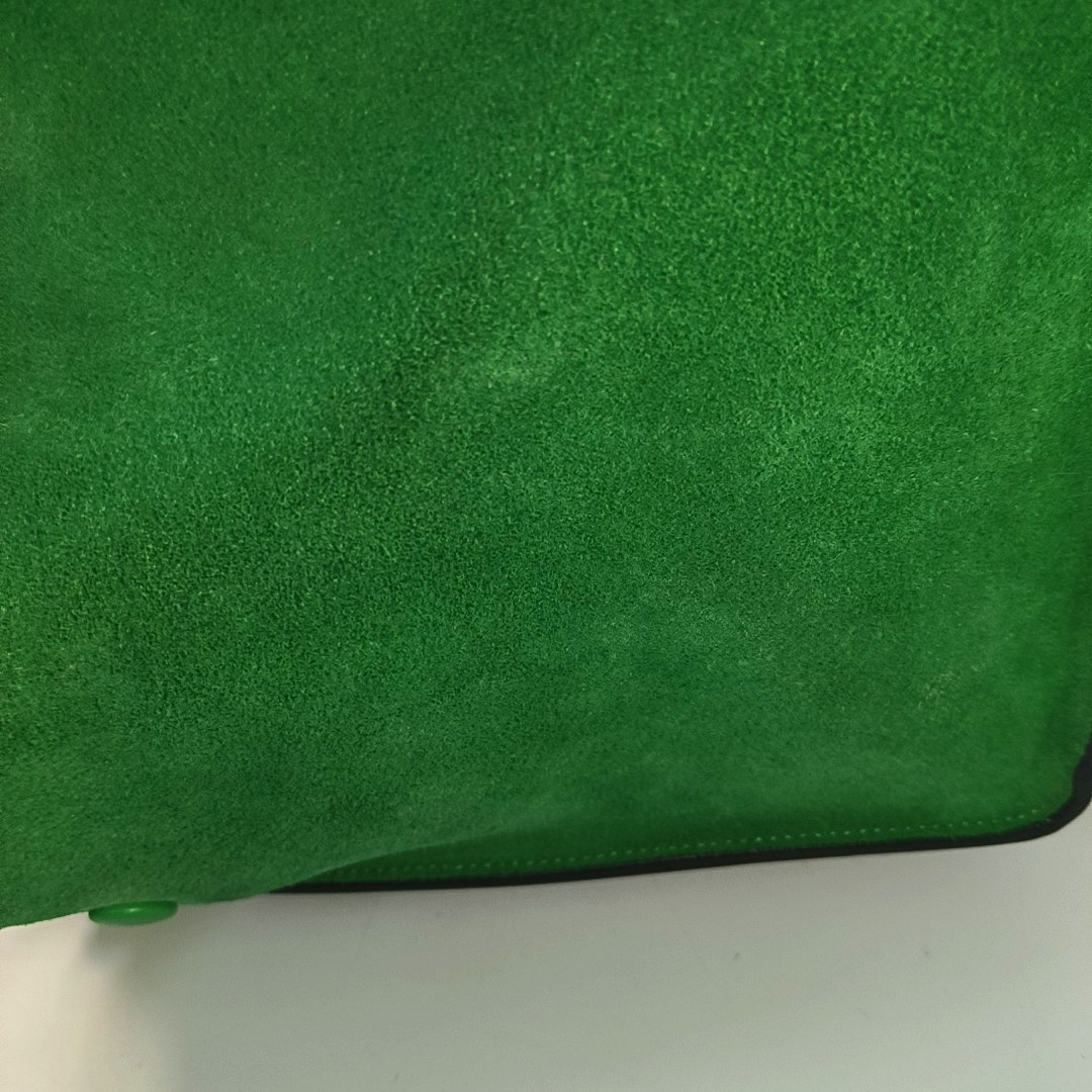 CELINE TRAPEZE Small size Green Cowhide Swing Bag Single Shoulder Bag, Crossbody Bag, Handbag Golden hardware Removable shoulder strap-(SKU)-946576410