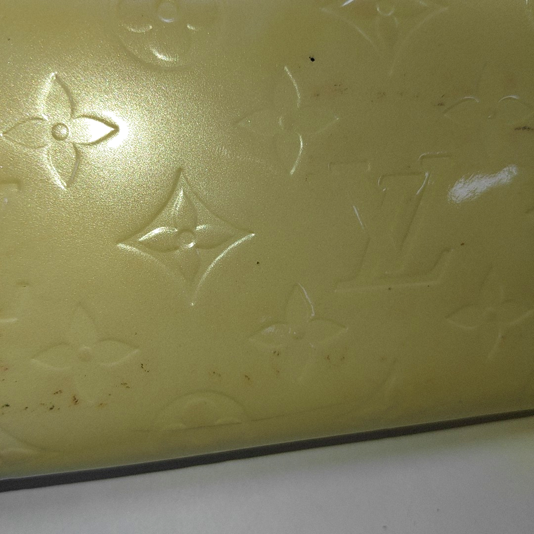 LOUIS VUITTON PORTE MONNAIE Light Yellow Patent Leather Monogram Embossed Wallet Golden hardware-(SKU)-938135509