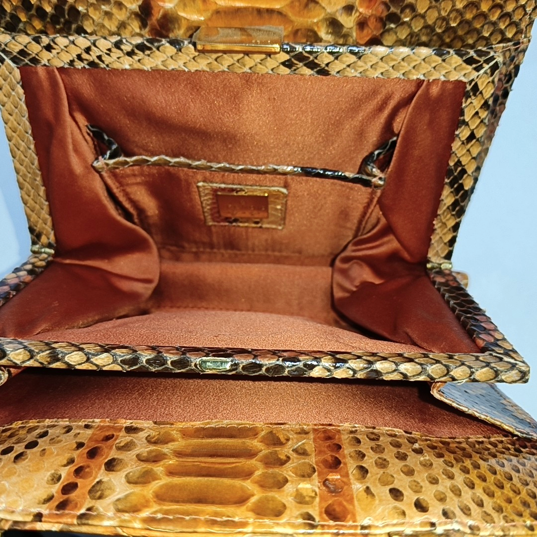 FENDI Tote bag Brown Snake Skin Handbag Golden hardware-(SKU)-947455367
