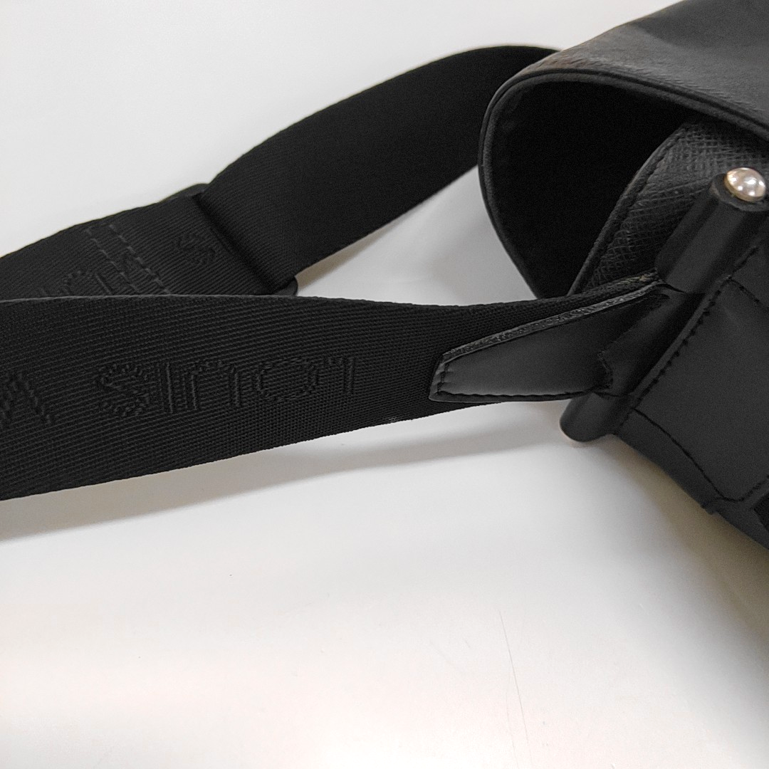 LOUIS VUITTON VIKTOR Black Cowhide Single Shoulder Bag Crossbody Bag Silver Hardware-(SKU)-955690536
