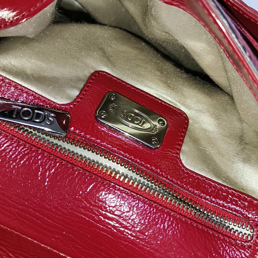 TOD'S Burgundy Patent Leather Quilted Single Shoulder Bag Ruthenium color hardware Removable shoulder strap-(SKU)-931990253