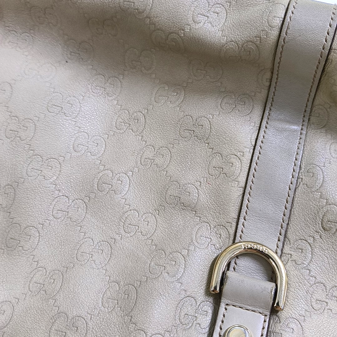 GUCCI Abbey White cowhide 老花压纹 (monogram embossed) shoulder bag/handbag Golden hardware-(SKU)-957784065
