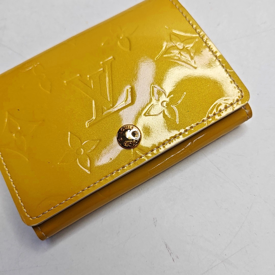 LOUIS VUITTON Yellow Patent Leather Monogrammed Embossed Wallet Golden hardware-(SKU)-958924002