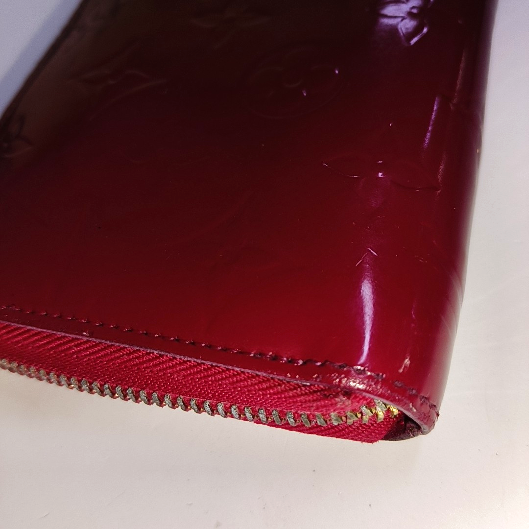 LOUIS VUITTON Fuchsia Patent Leather Crinkled Wallet Golden hardware-(SKU)-939810629