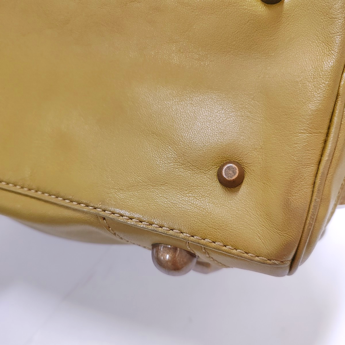 BURBERRY Green Cowhide Studs Handbag Golden hardware-(SKU)-944901889