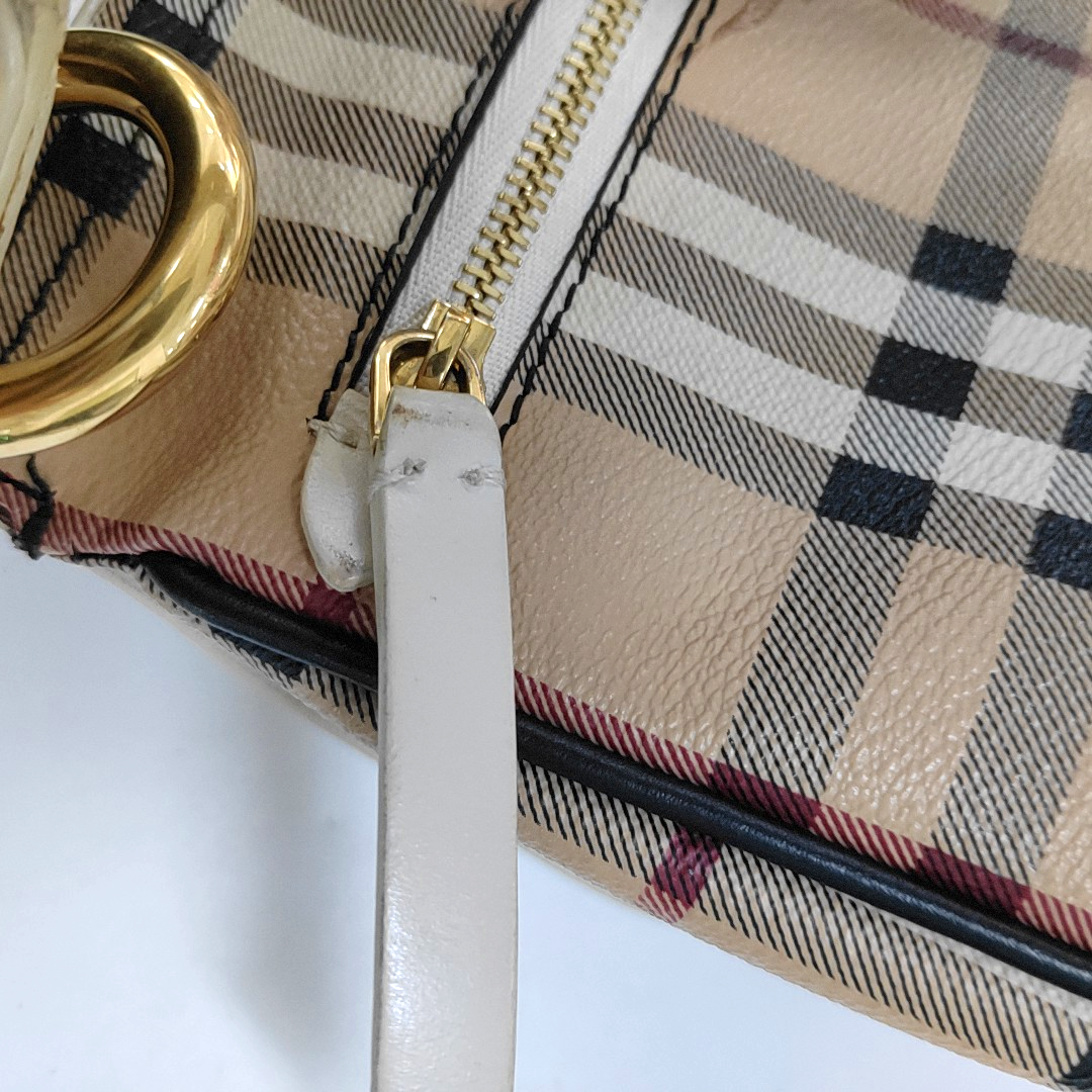 BURBERRY White leather horse race pattern hollow crossbody bag/shoulder bag Golden hardware-(SKU)-960246939