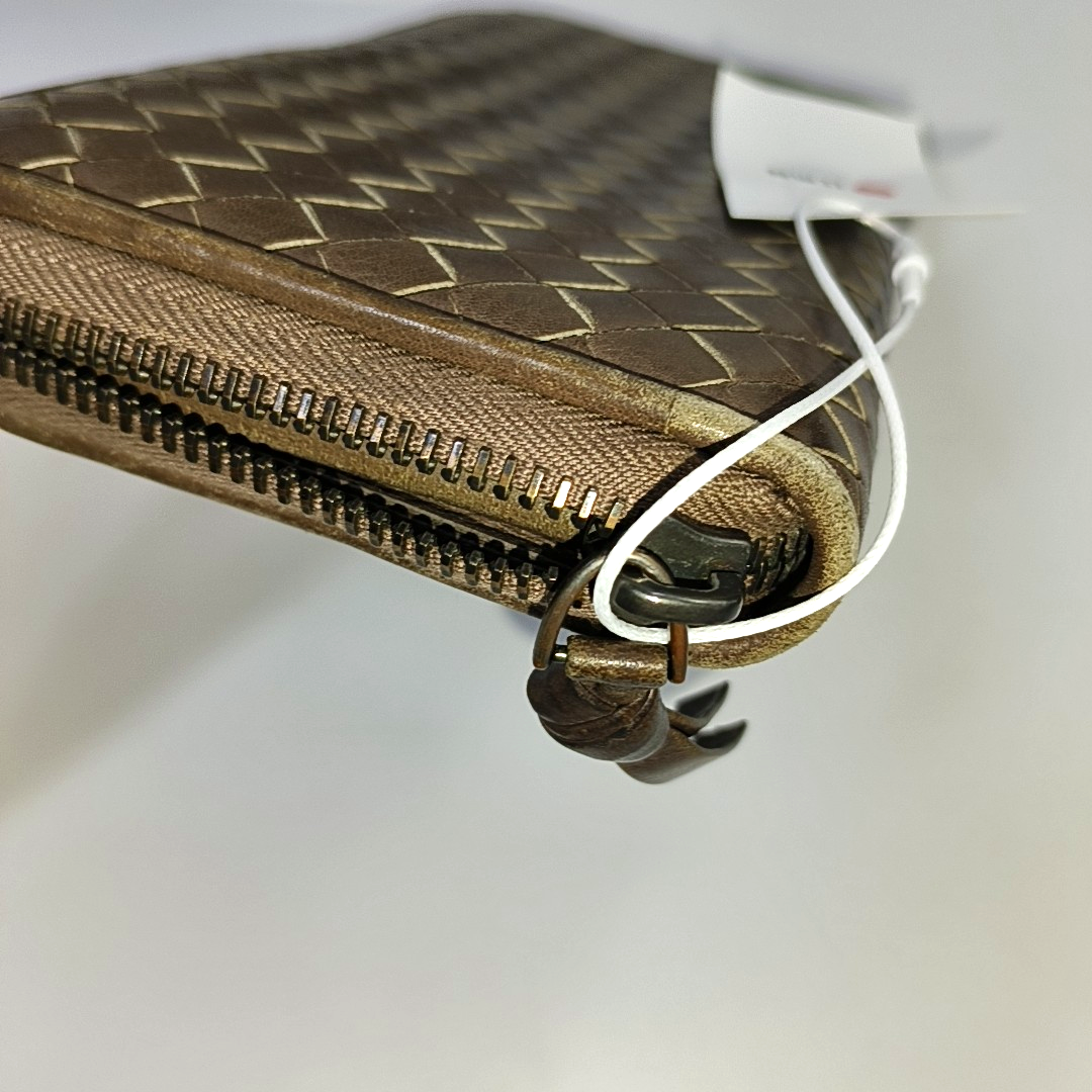 BOTTEGA VENETA Dark Brown Cowhide Woven Wallet Black hardware-(SKU)-939008283