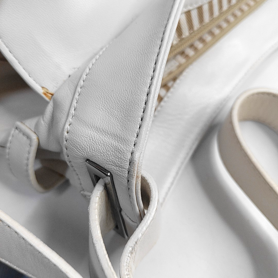 LOEWE White Leather Single Shoulder Bag Handbag Silver Hardware Removable shoulder strap-(SKU)-957821052