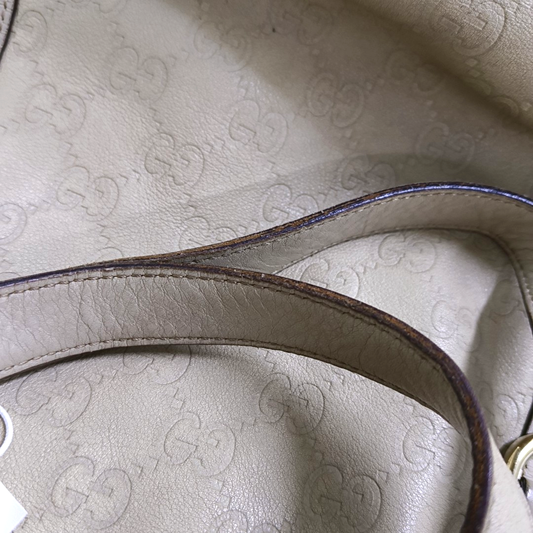 GUCCI Abbey White cowhide 老花压纹 (monogram embossed) shoulder bag/handbag Golden hardware-(SKU)-957784065