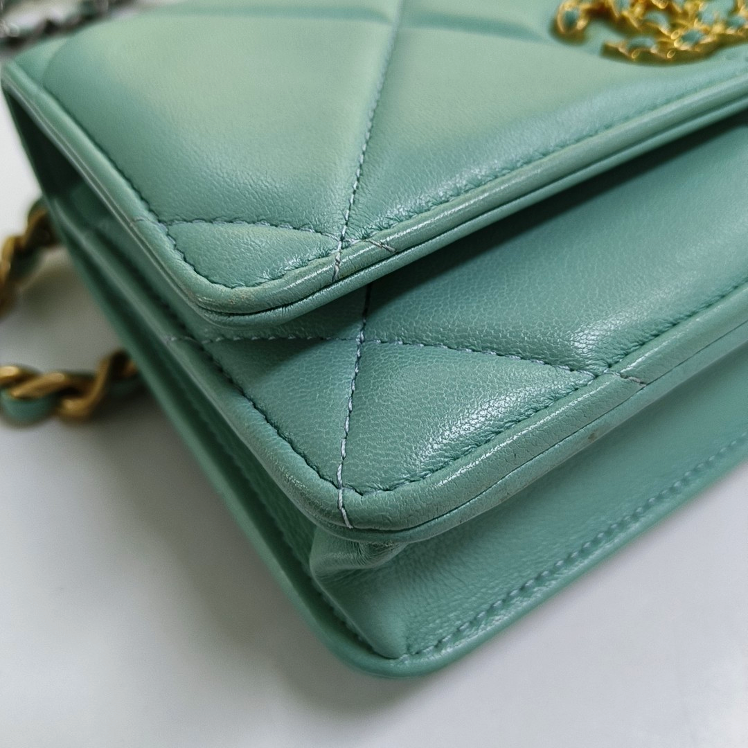 CHANEL CHANEL 19 WOC Blue Lamb Leather Quilted Chevron Shoulder Bag Golden Rhodium Hardware 31 Openings-(SKU)-953026549