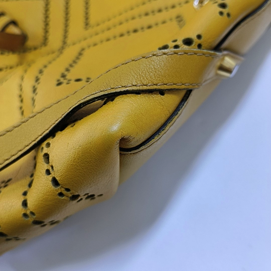 BURBERRY Tote bag Mustard Cowhide Cutout Single Shoulder Bag Golden hardware Sub-bag-(SKU)-953287825