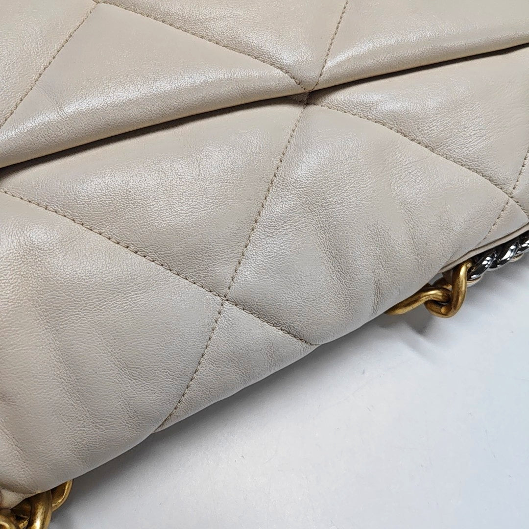 CHANEL CHANEL 19 Maxi Super Large White Lamb Skin Quilted Shoulder Bag Tote Bag Crossbody Golden Silver Ruthenium Hardware 30cm-(SKU)-971521605