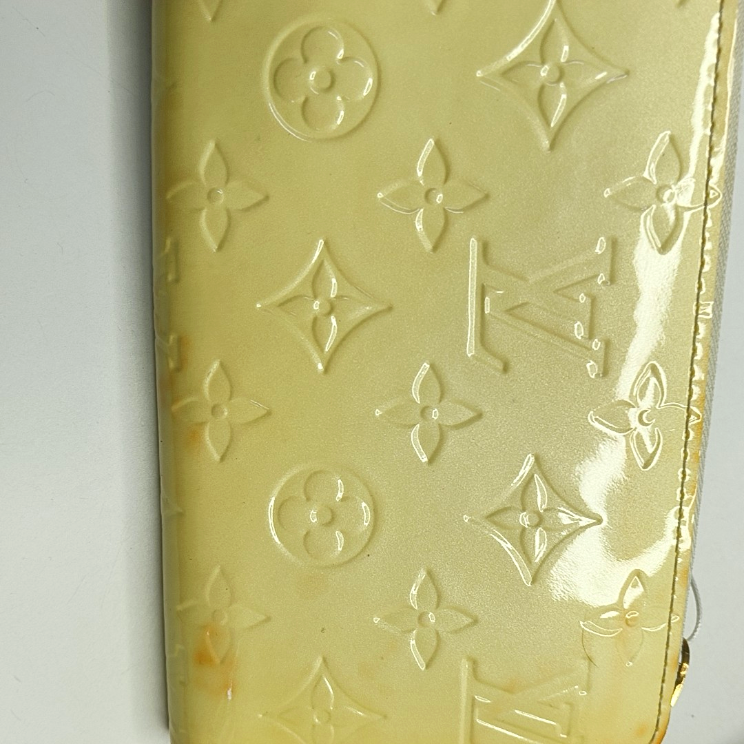 LOUIS VUITTON Yellow Patent Leather Embossed Wallet Golden hardware-(SKU)-952291694