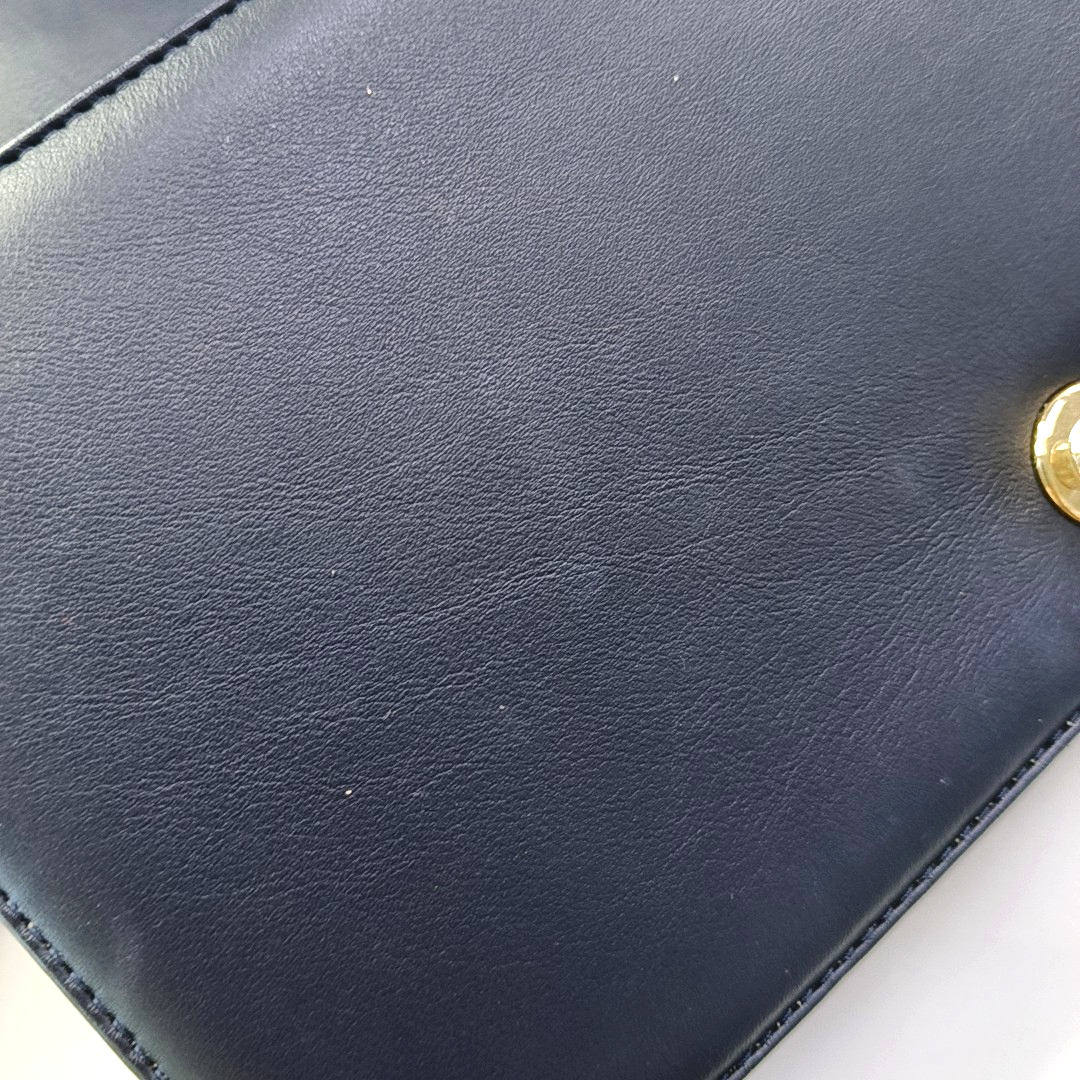 CHANEL BOY CHANEL Medium Deep Blue Leather Grained Crossbody Bag Single Shoulder Bag with Gold Hardware 25 opening Removable Strap-(SKU)-957834137
