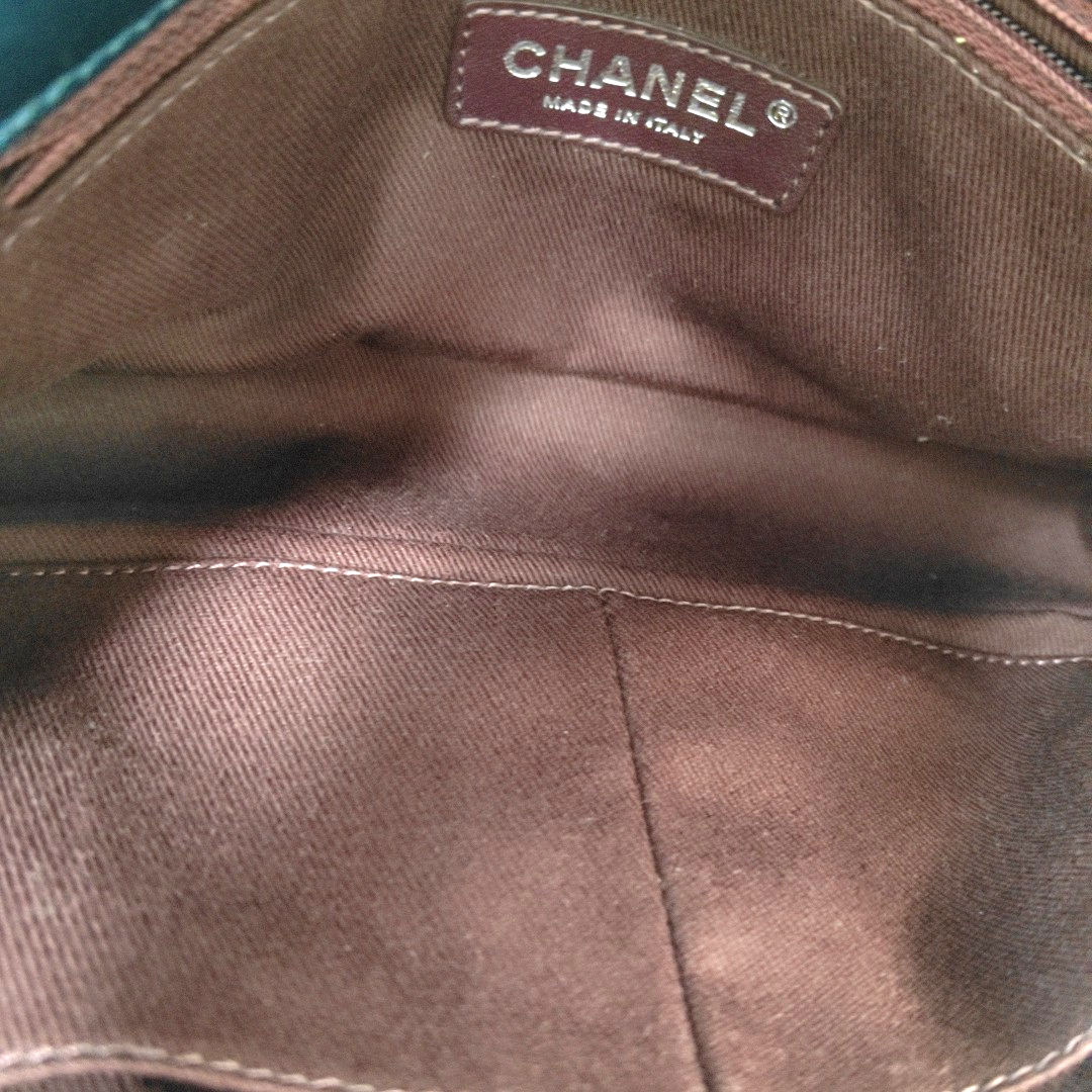 CHANEL CLASSIC FLAP Medium Dark Blue Calfskin Quilted Matelassé Shoulder Bag Rutenium Hardware 22 Clasp-(SKU)-946830693