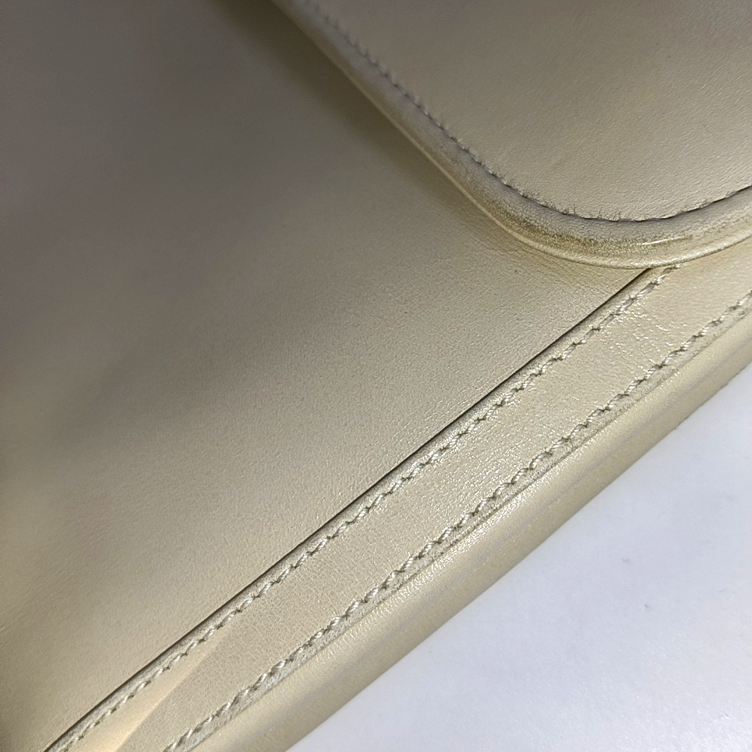 CELINE Beige Cowhide Triumph Crossbody Shoulder Bag Golden hardware Removable shoulder strap-(SKU)-935277558