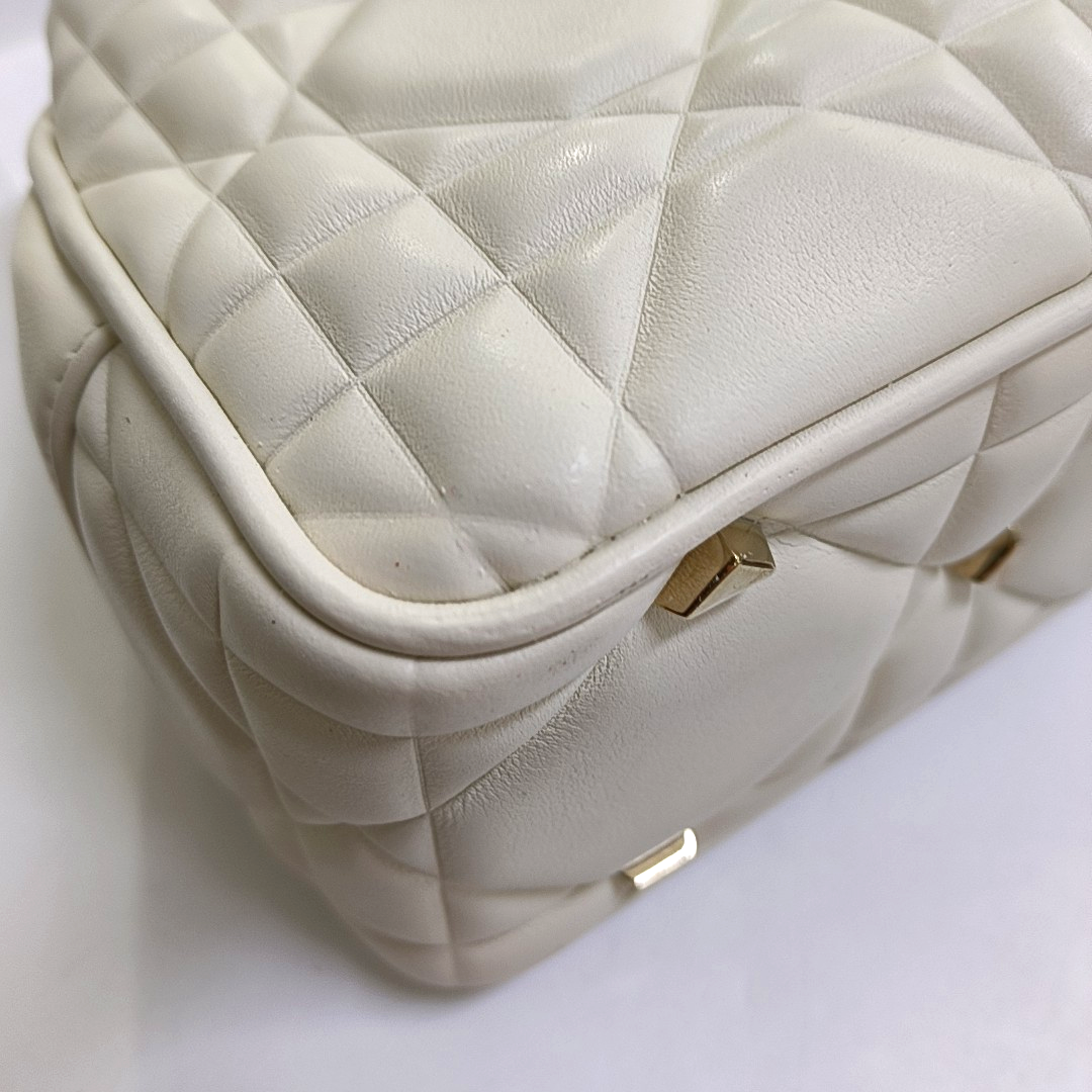 DIOR Lady Dior Small White Leather Cannage Quilted Diana Bag Single Shoulder Bag Tote Bag Crossbody Bag with Gold Hardware Removable Strap-(SKU)-957082816