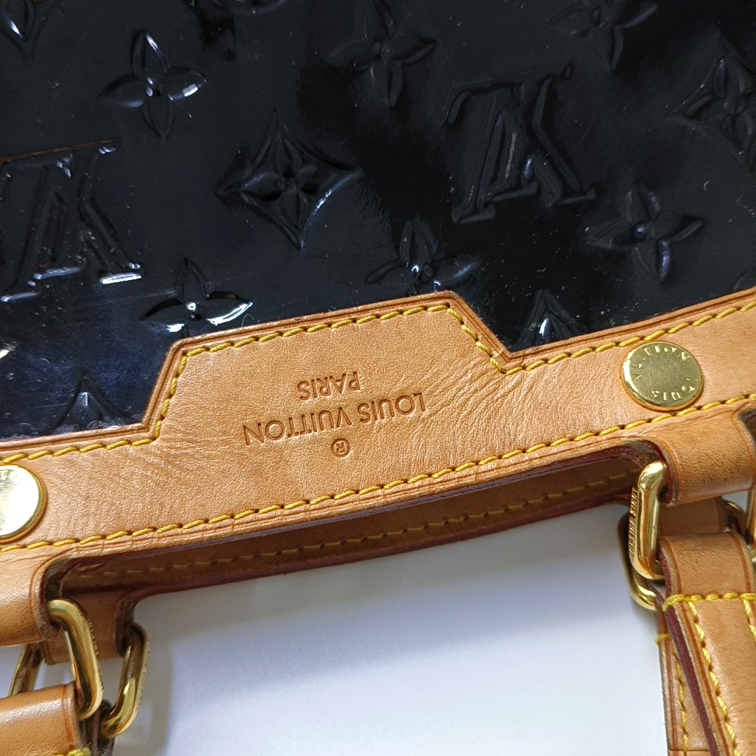 LOUIS VUITTON BREA Medium size Black Patent Leather Textured Doctor Bag Single Shoulder Handbag Golden hardware Removable shoulder strap-(SKU)-956672683