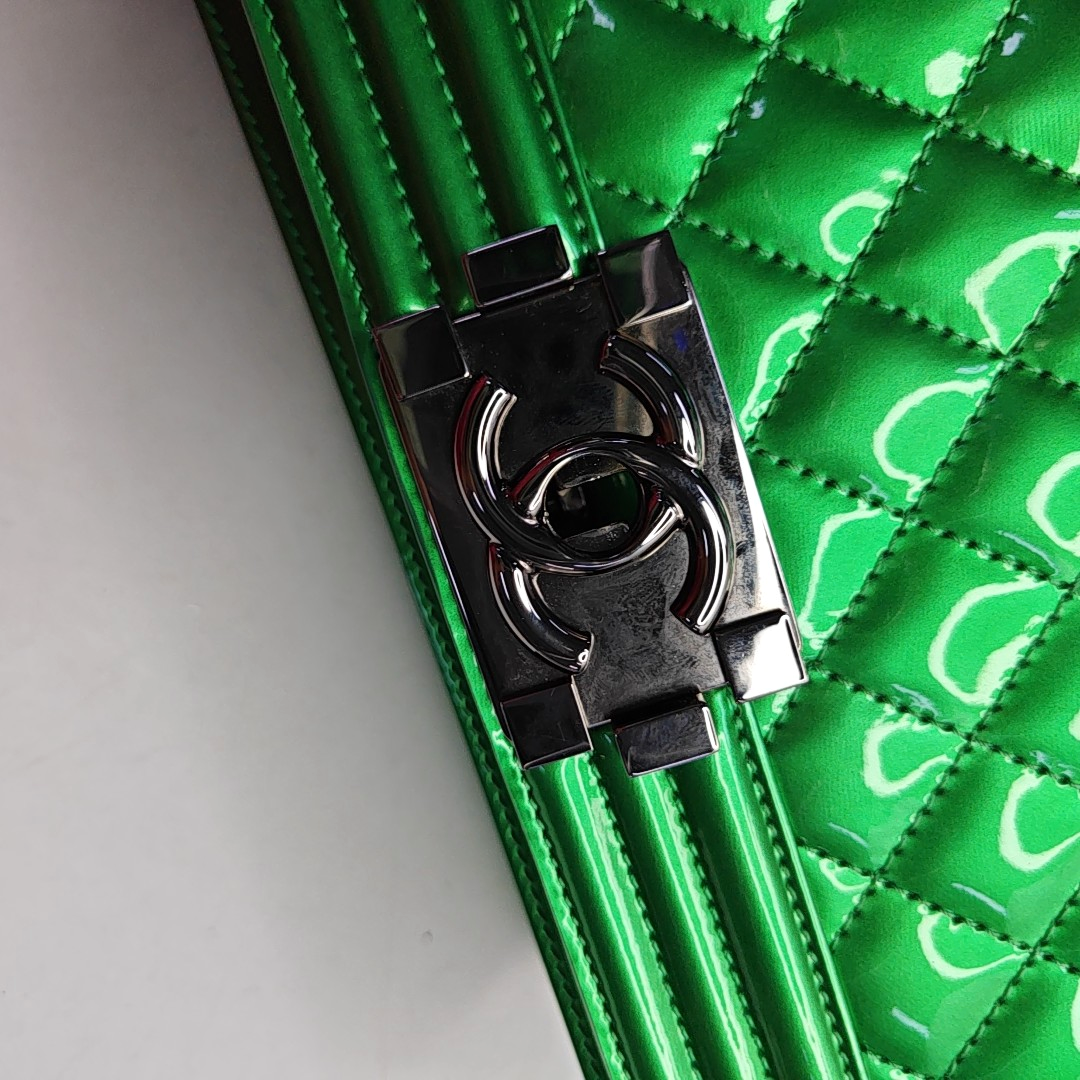 CHANEL BOY CHANEL Medium Green Patent Leather Quilted Shoulder Bag Crossbody Bag with Detachable Strap-(SKU)-959630688