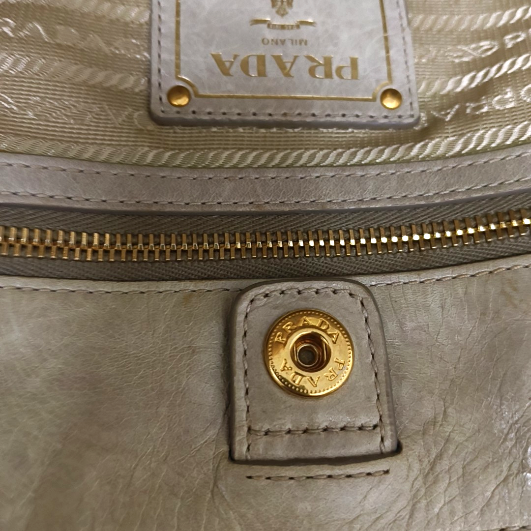 PRADA Green Cowhide Handbag Shoulder Bag Golden hardware-(SKU)-13786138