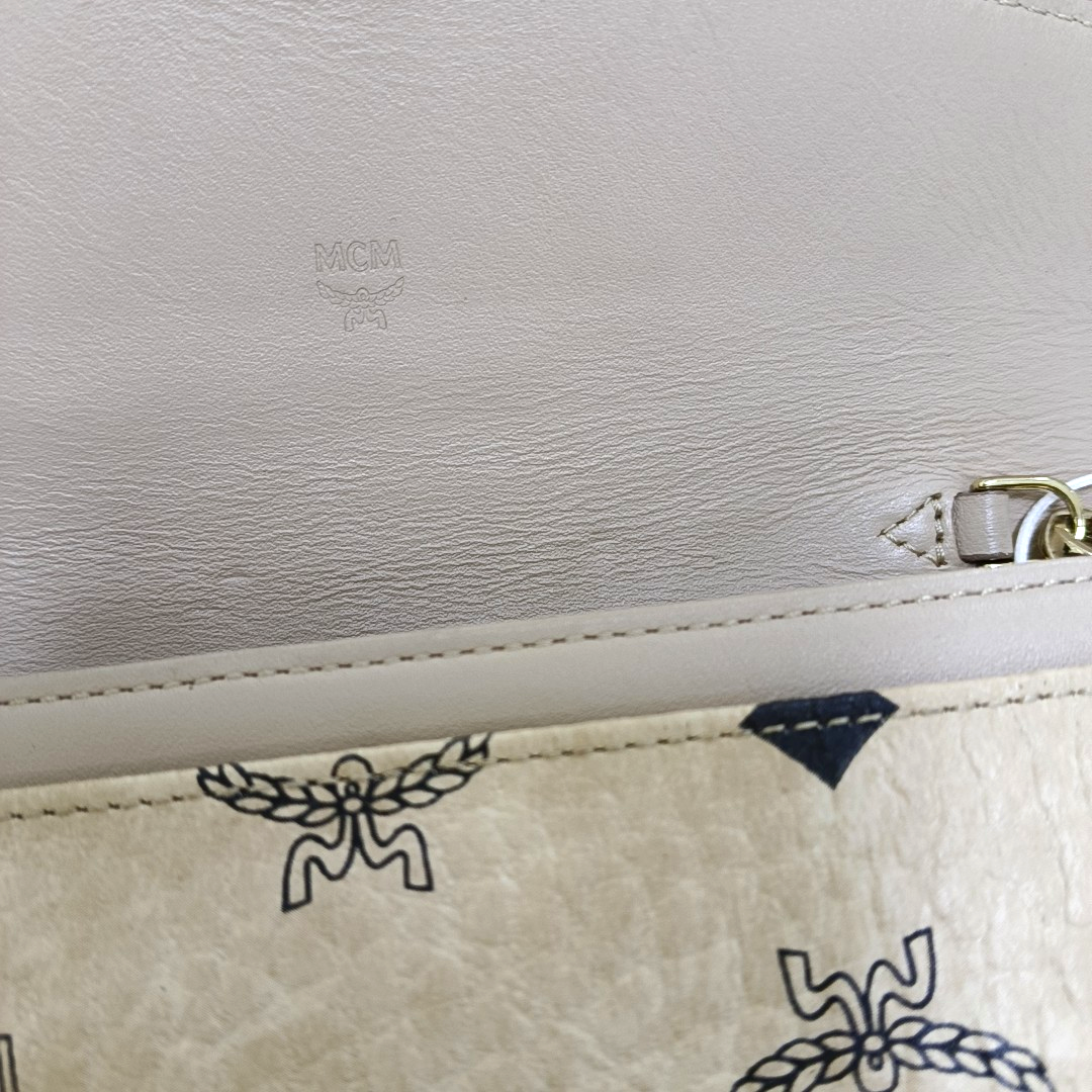 MCM PATRICIA Large size Khaki coated canvas monogram laurel buckle shoulder bag/handbag Golden hardware Removable shoulder strap-(SKU)-951984447