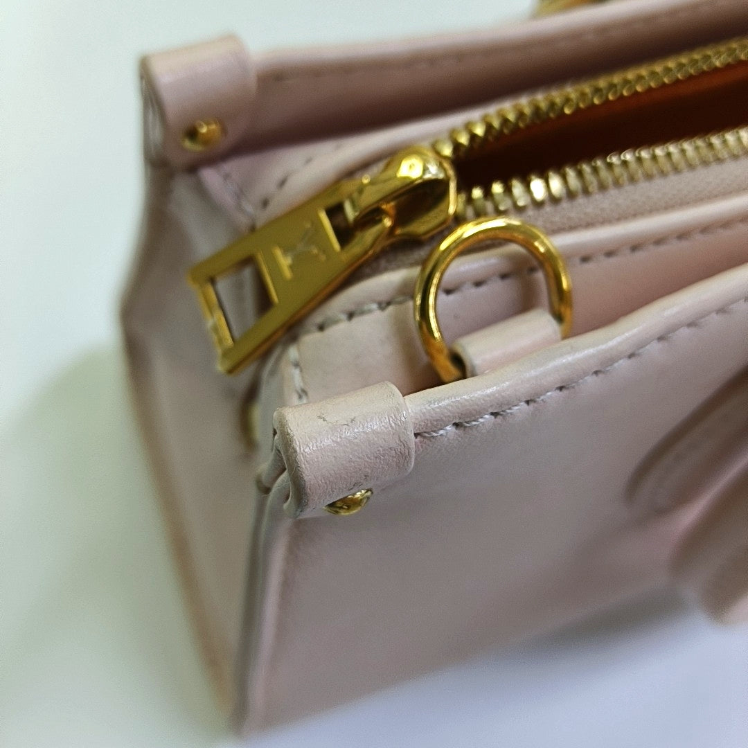 LOUIS VUITTON ONTHEGO small size pink leather Monogram shoulder bag with gold hardware and 2 detachable straps-(SKU)-968753925