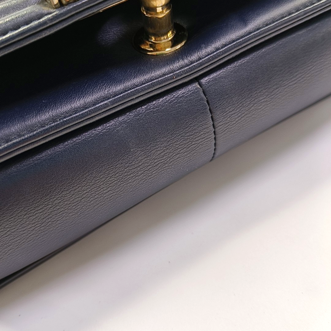 CHANEL BOY CHANEL Medium Deep Blue Leather Grained Crossbody Bag Single Shoulder Bag with Gold Hardware 25 opening Removable Strap-(SKU)-957834137