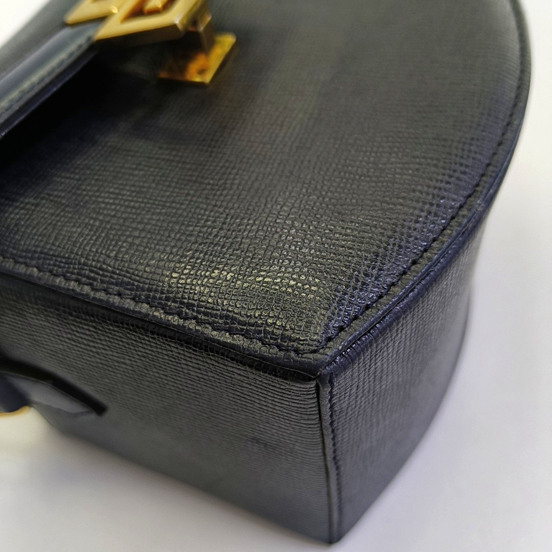 GIVENCHY Box Bag Black Cowhide Embossed Handbag Golden hardware Removable shoulder strap-(SKU)-944013708
