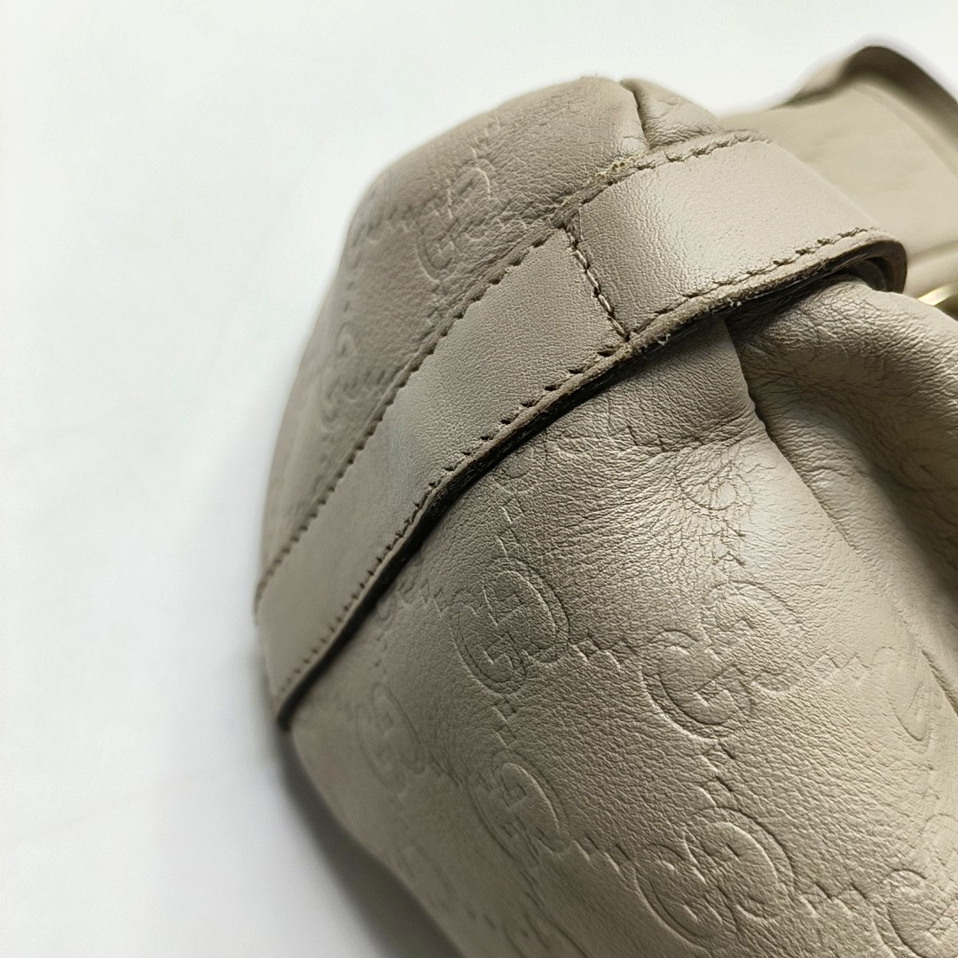 GUCCI Abbey Beige Leather Monogrammed Texture Handbag and Single Shoulder Bag Golden Silver Hardware-(SKU)-950265695