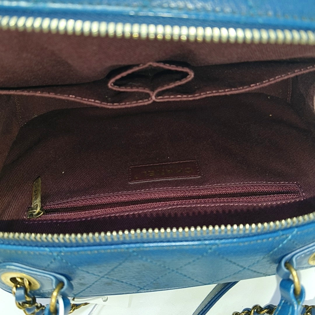 CHANEL COCO CURVE Blue Calfskin Quilted Matelassé Shoulder Bag Handbag Crossbody Bag Golden Hardware 23 Clasp-(SKU)-968038724