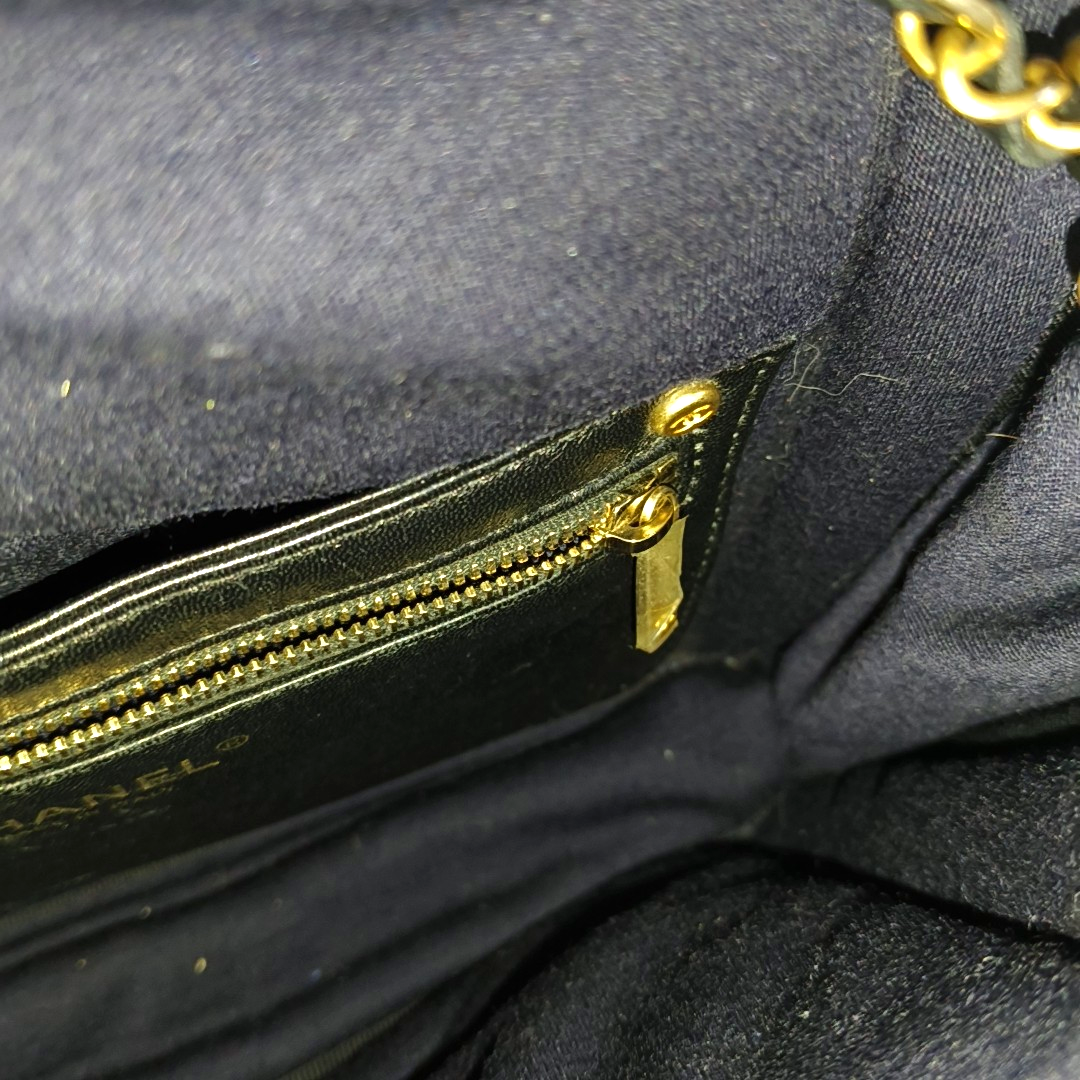 CHANEL VINTAGE PUFFY black lambskin crossbody bag shoulder bag 28 opening gold hardware-(SKU)-954421943