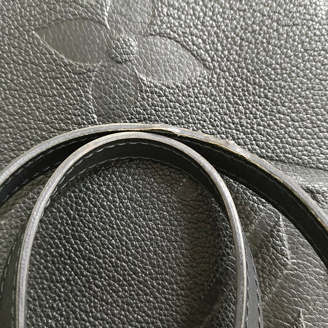 LOUIS VUITTON ONTHEGO Large Black Leather Monogram Embossed Jungle Bag Single Shoulder Bag Tote Bag Golden Hardware-(SKU)-952108425