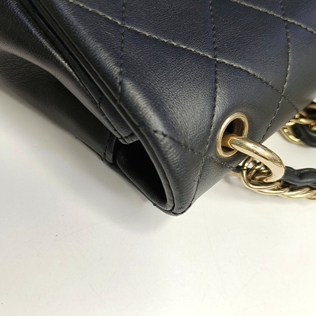CHANEL CHAIN INFINITY TOP HANDLE Small Black Lambskin Quilted Chain Strap Shoulder Bag Crossbody Bag Golden Hardware 30cm-(SKU)-961018238