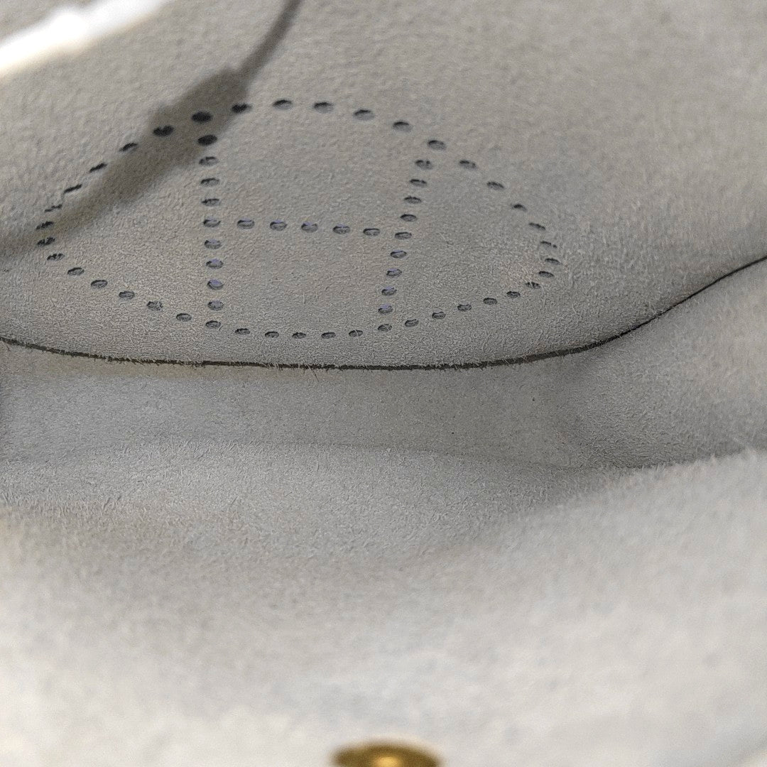 HERMÈS Evelyne New White Clemence Leather Cutout Shoulder Bag Crossbody Bag Handbag Golden Hardware Removable Shoulder Strap Accessories Included-(SKU)-961613052