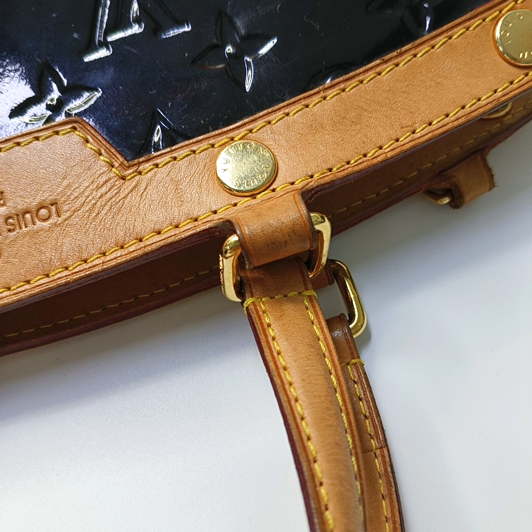 LOUIS VUITTON BREA Medium size Black Patent Leather Textured Doctor Bag Single Shoulder Handbag Golden hardware Removable shoulder strap-(SKU)-956672683
