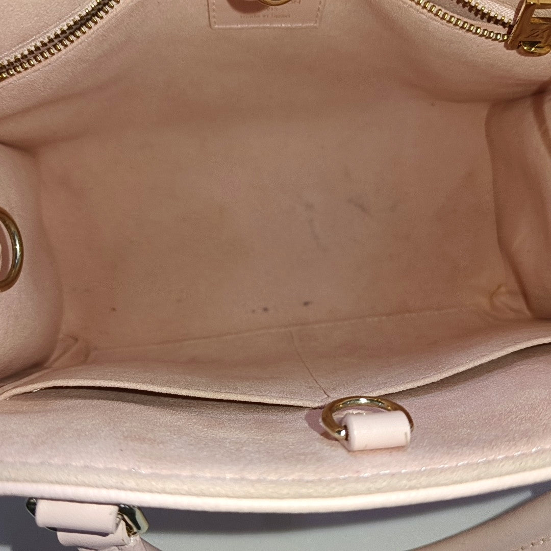 LOUIS VUITTON ONTHEGO Small Light Pink Calfskin Monogram Embossed Jungle Bag Single Shoulder Bag Handbag Detachable Strap-(SKU)-966381048