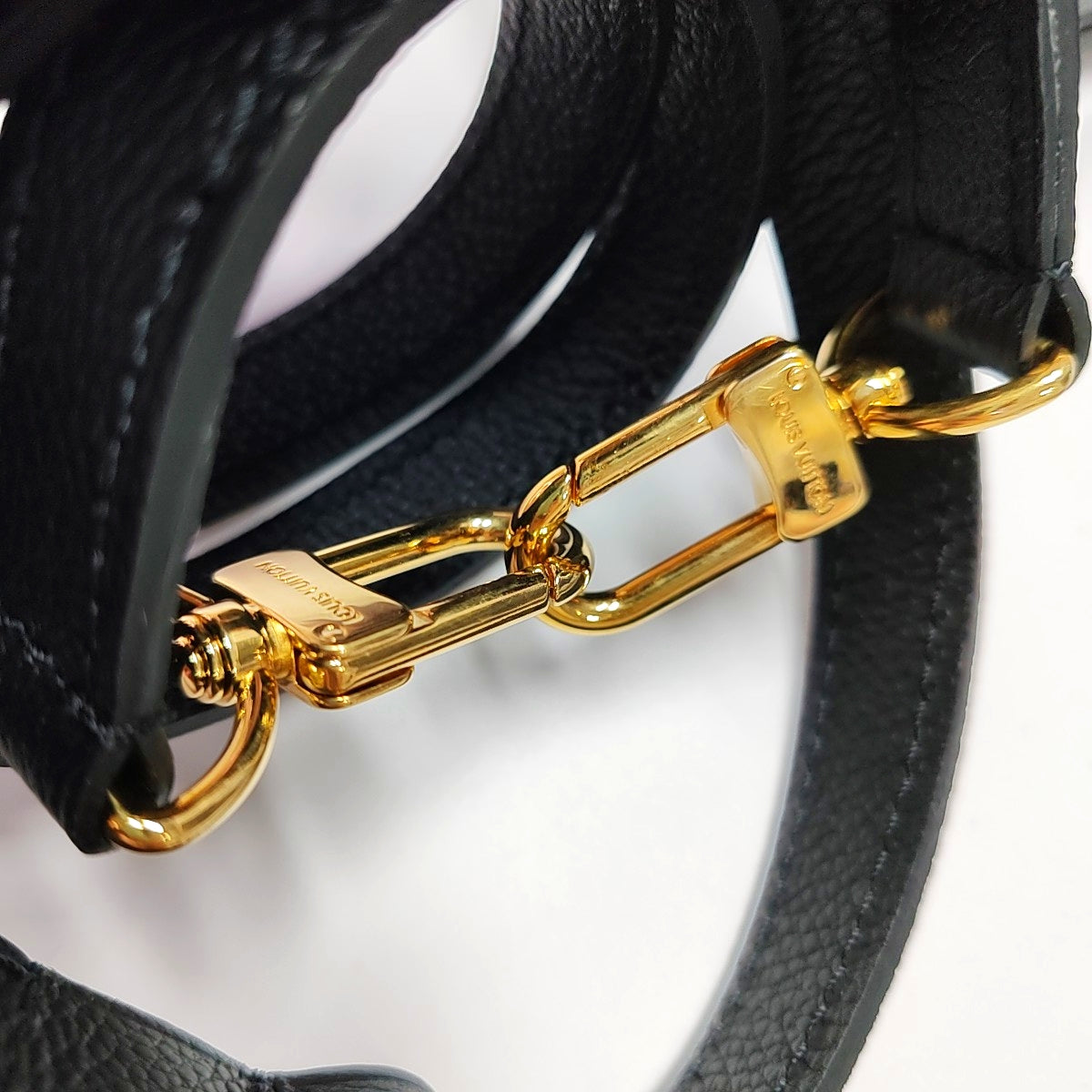 LOUIS VUITTON MÉTIS Medium Black Leather Monogram Vernis Embossed Messenger Bag Crossbody Bag Shoulder Bag Tote Bag Adjustable Strap Golden Hardware Complete Accessories-(SKU)-971187895