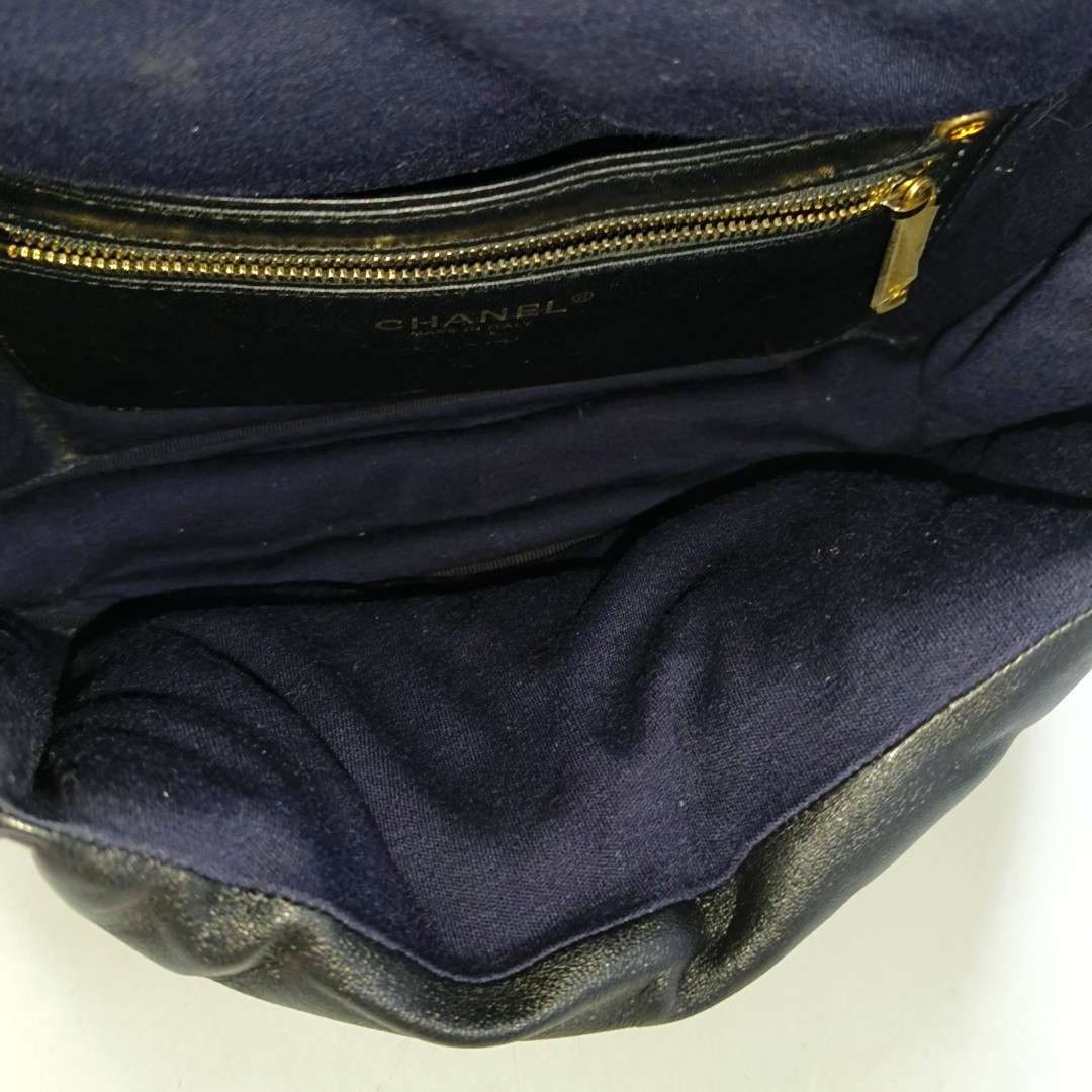 CHANEL VINTAGE PUFFY black lambskin crossbody bag shoulder bag 28 opening gold hardware-(SKU)-954421943