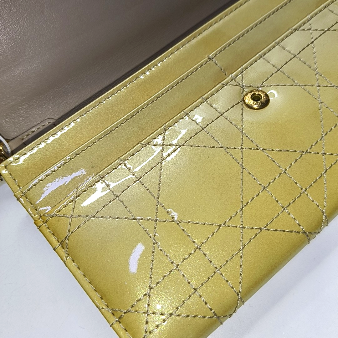 DIOR Lady Dior Light Yellow Lacquered Leather Wicker Pattern Stitched Wallet Golden hardware-(SKU)-956498734