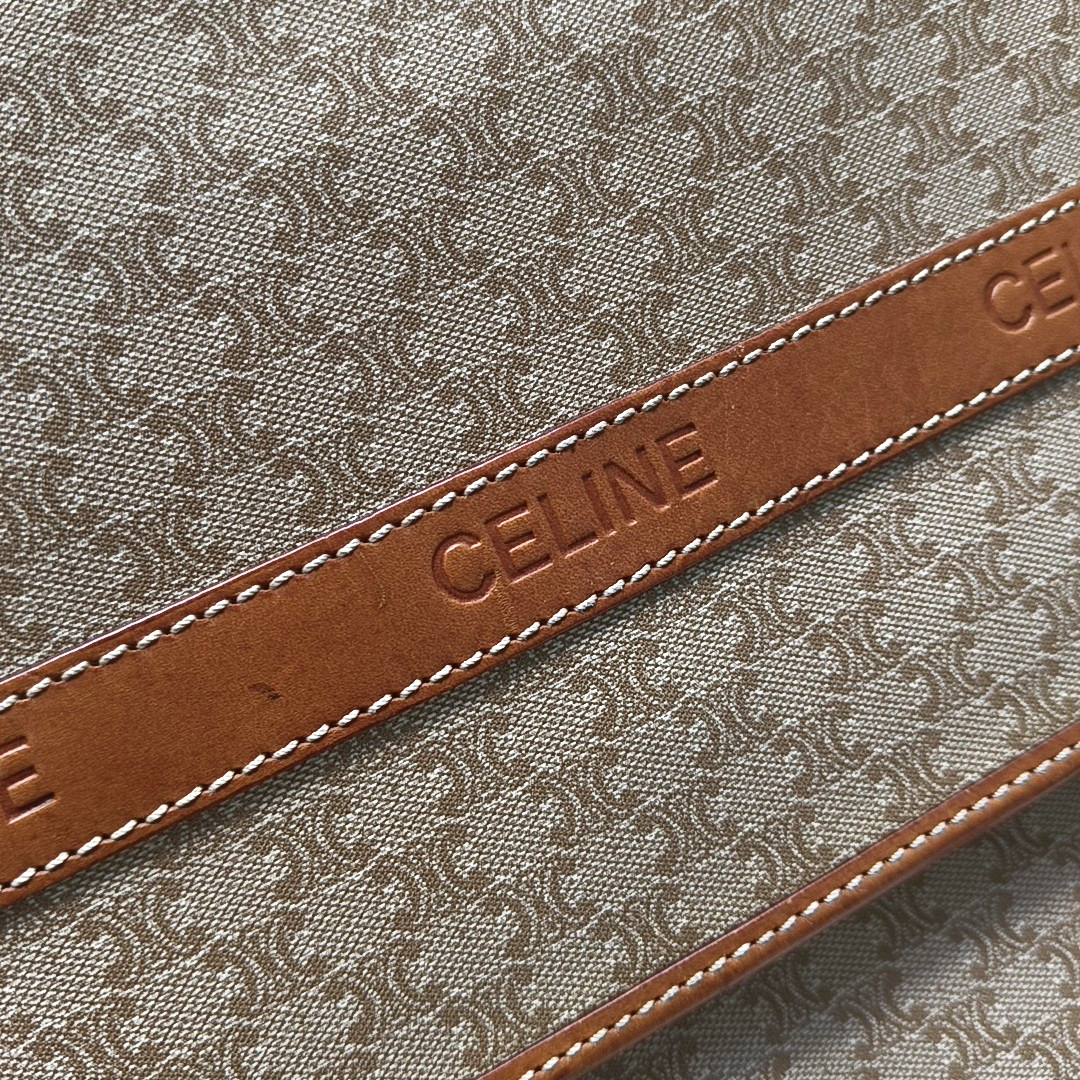 CELINE Khaki Coated Canvas Triumph Plaid Crossbody Single Shoulder Bag Golden hardware Removable shoulder strap-(SKU)-947868249
