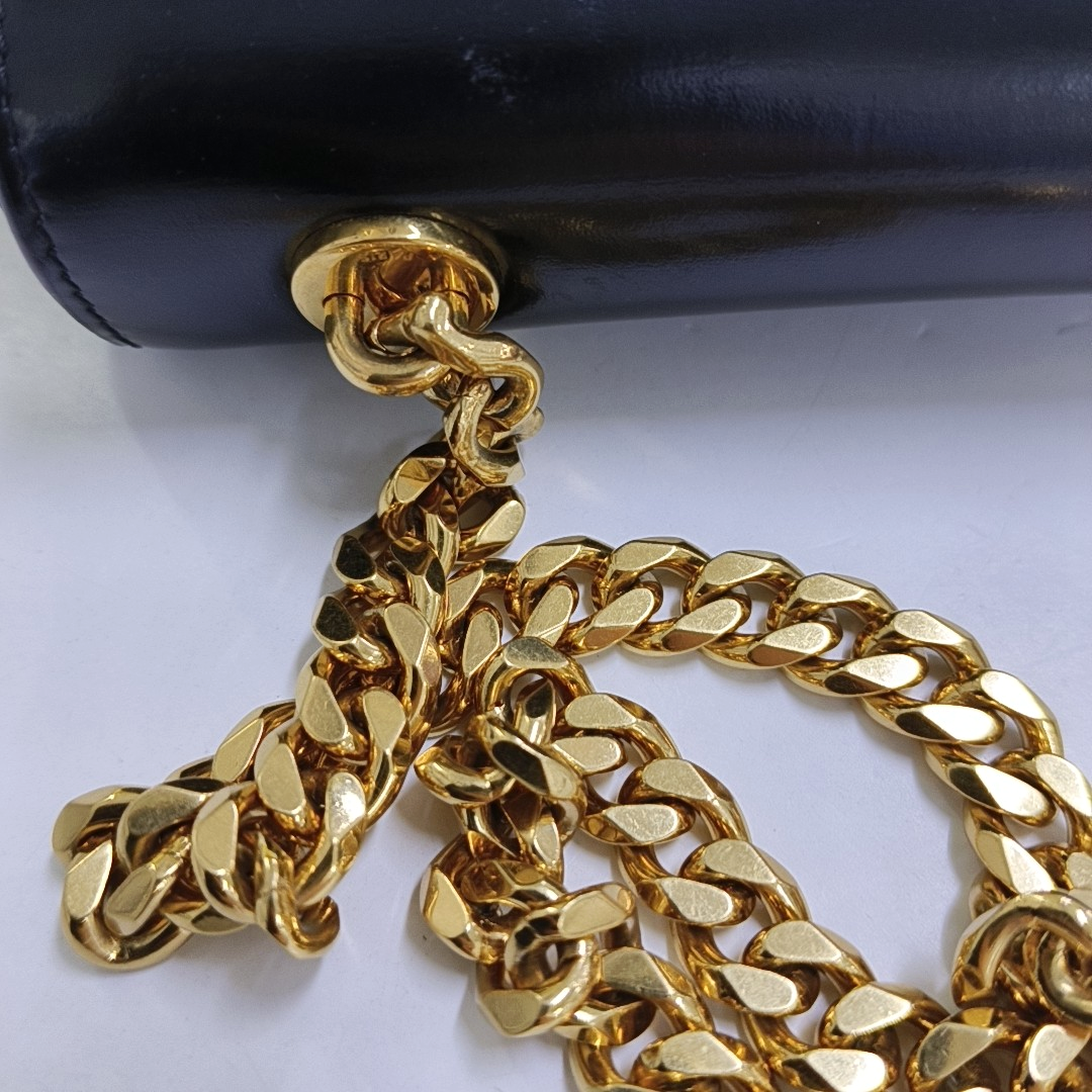 CELINE TRIOMPHE Black Calfskin Triumph Shoulder Bag Crossbody Bag Golden Black Hardware-(SKU)-958645648