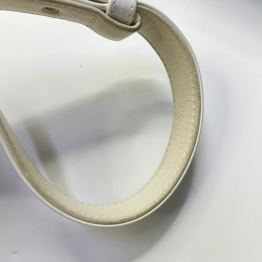CHANEL BOY CHANEL White Patent Leather Quilted Shoulder Bag Crossbody Bag Gold Hardware 26 Clasp Detachable Strap-(SKU)-963892900