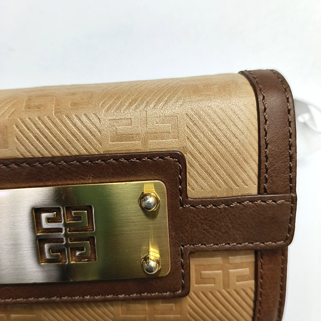 GIVENCHY Brown Leather Embossed Wallet Golden hardware-(SKU)-949930539