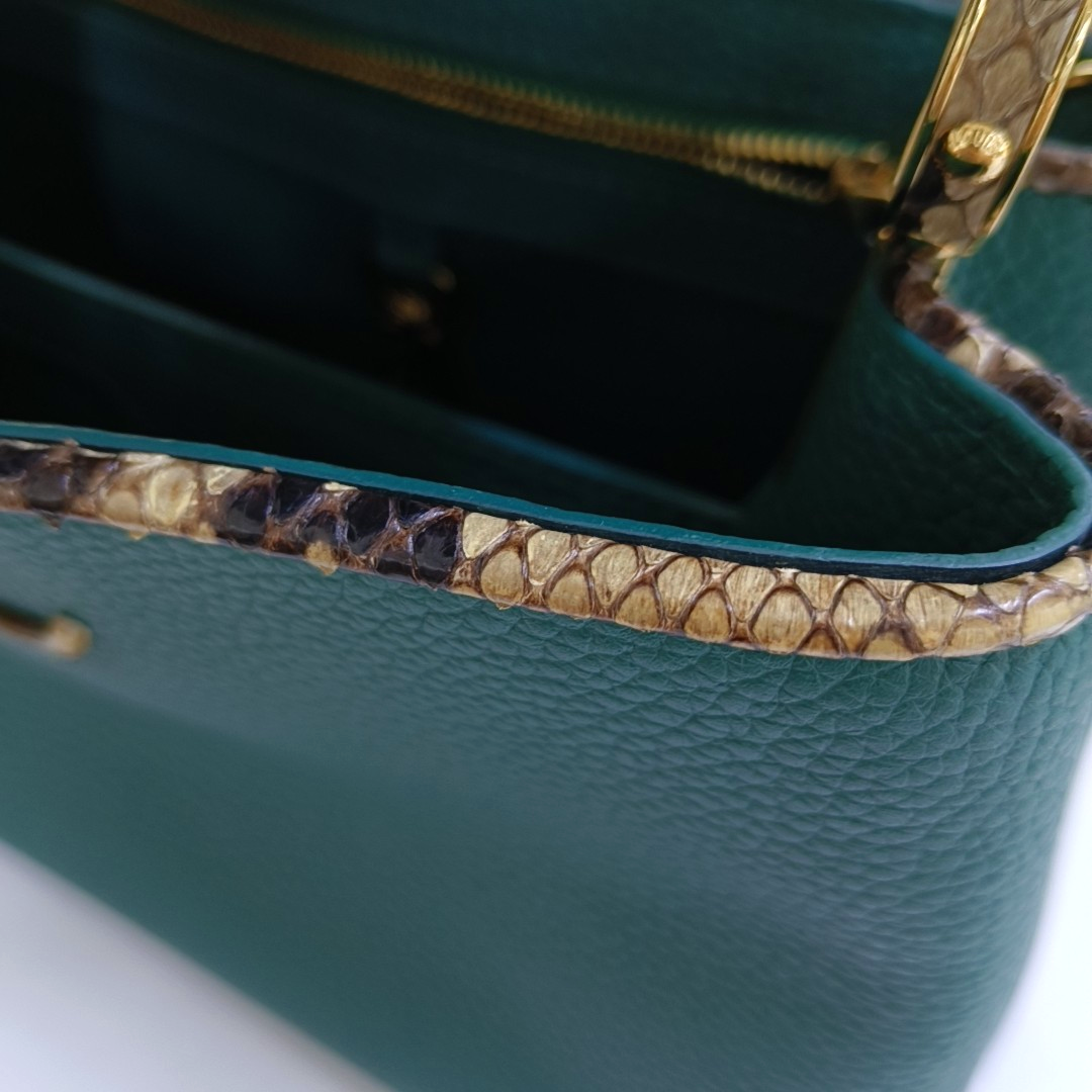 LOUIS VUITTON CAPUCINES BB Green Leather Diagonal Shoulder Bag with Detachable Strap-(SKU)-955038701