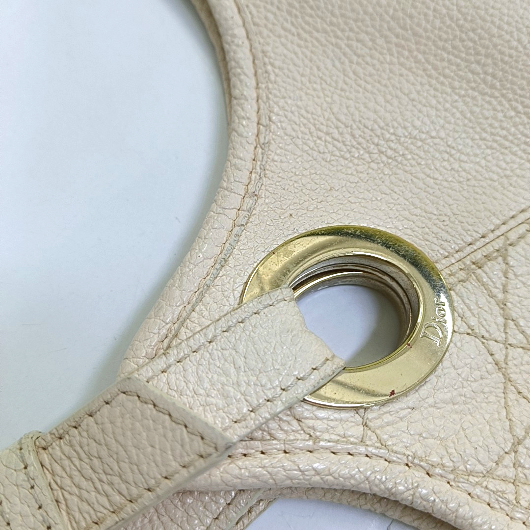 DIOR Tote bag White cowhide waffle pattern quilted single shoulder bag Golden hardware-(SKU)-957417098